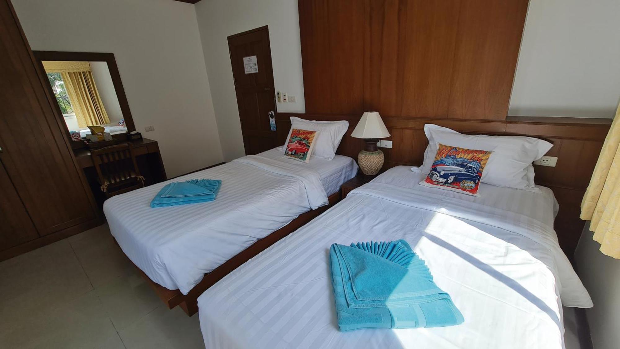Pipikuku Hotel & Restaurant Patong Esterno foto